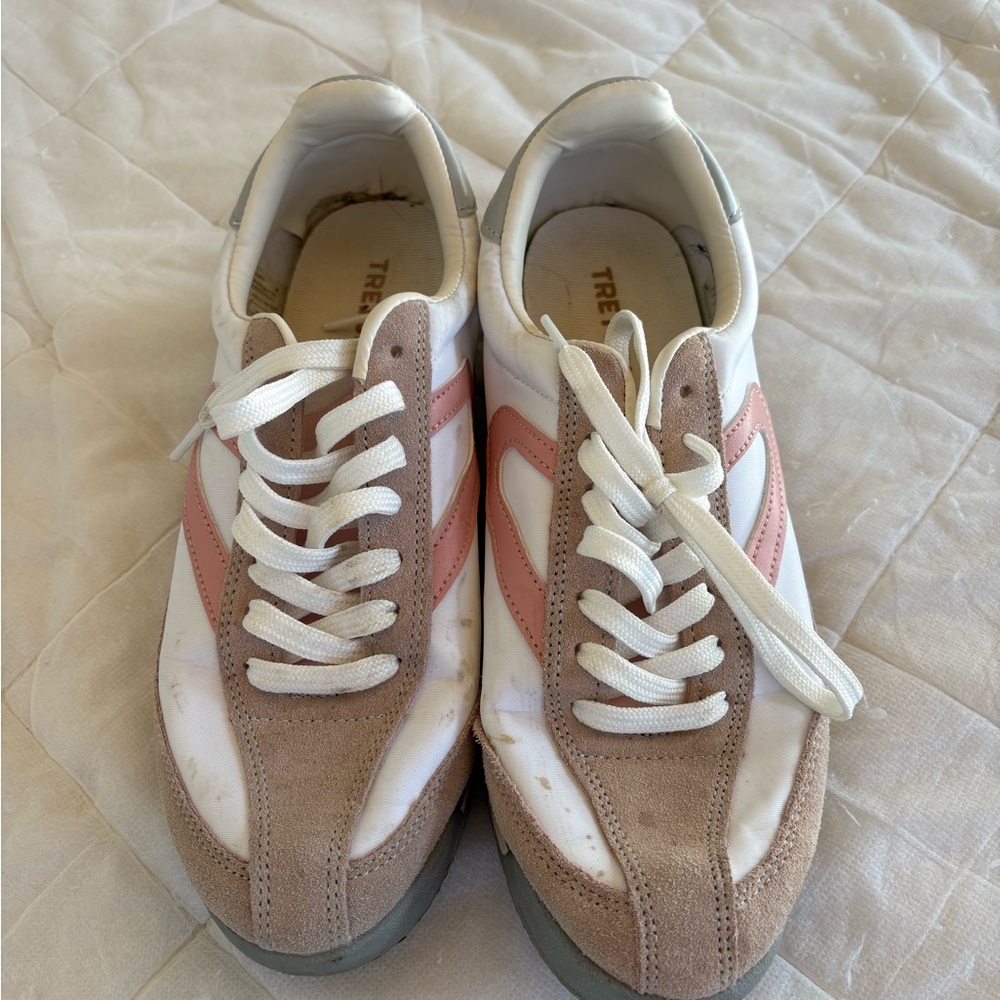 Women’s Pink & Beige Casual Sneakers Tretorn